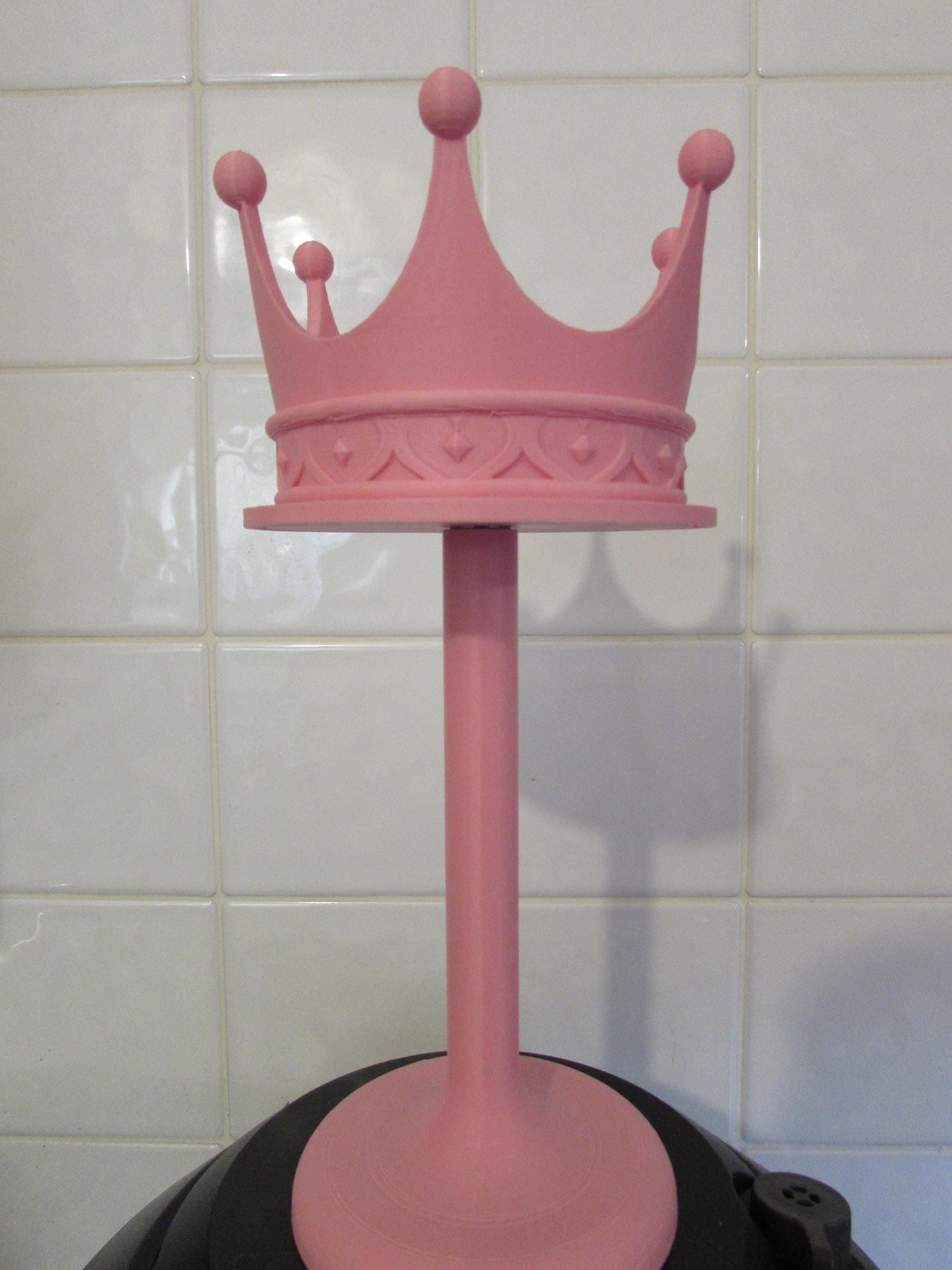Lip Oil rotating crown display