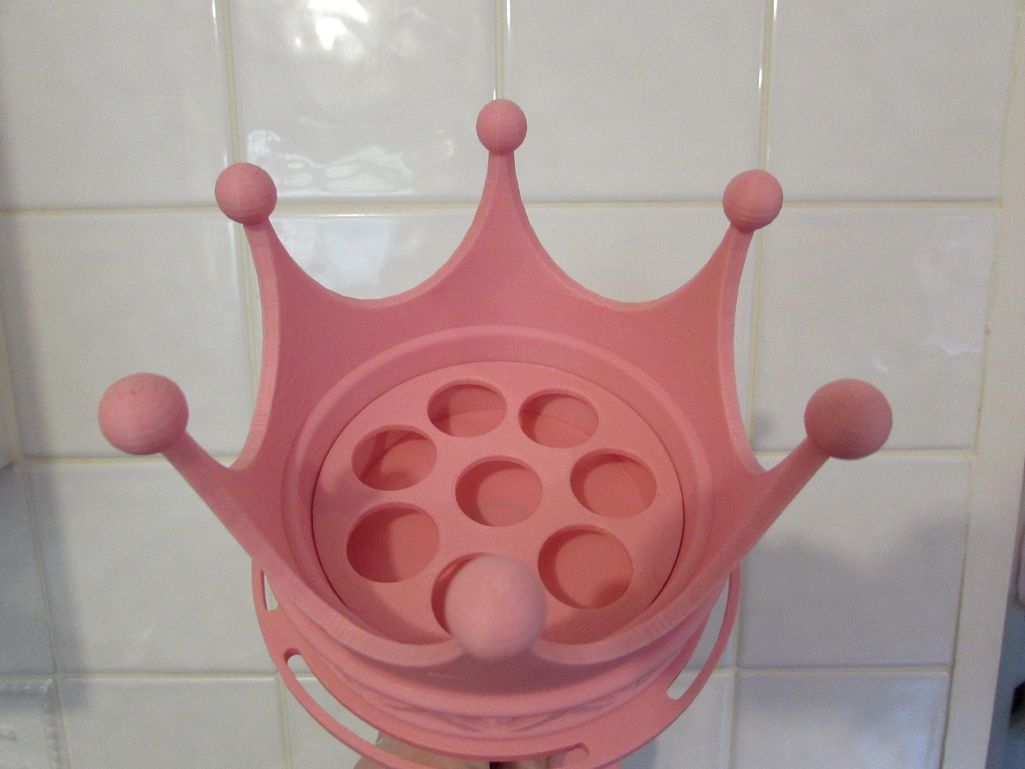 Lip Oil rotating crown display