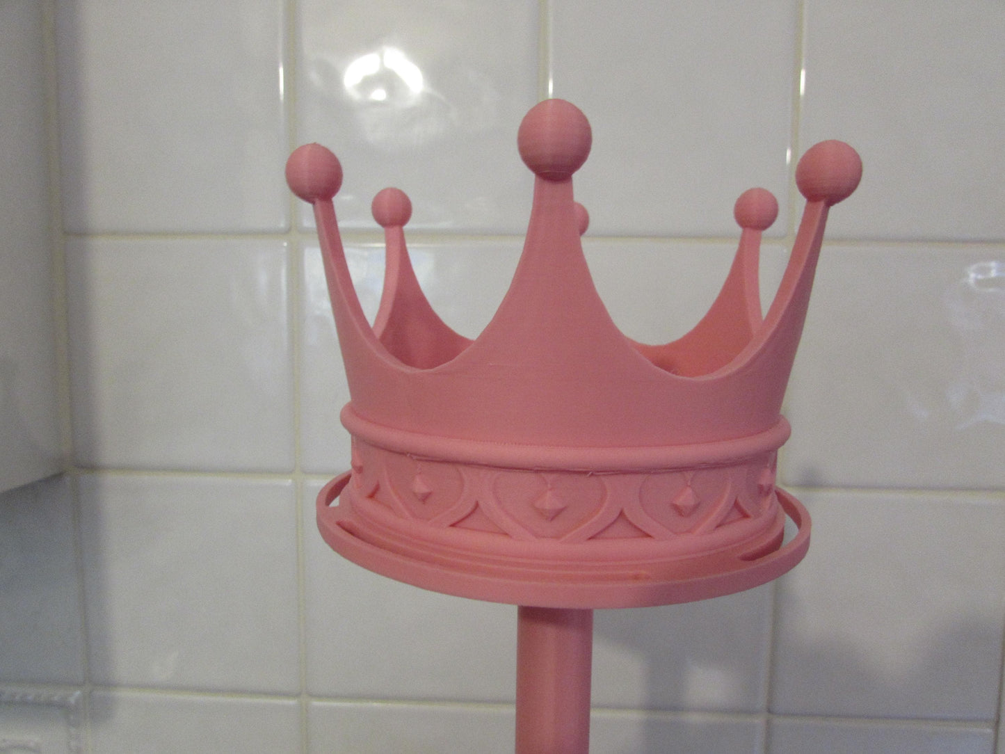 Lip Oil rotating crown display
